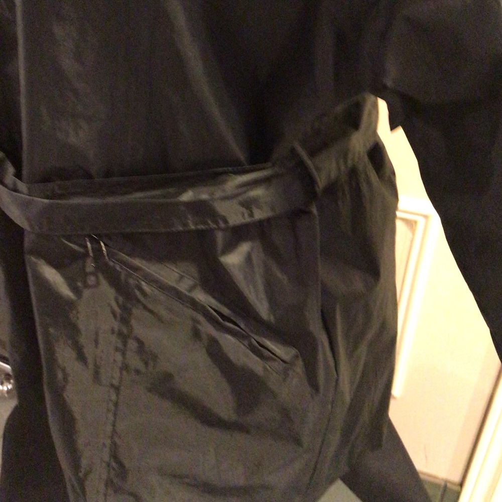 💕Host Pick💕⬇️PD⬇️NWOT Hennes Black collared nylon lined jacket water repellent - Picture 4 of 6